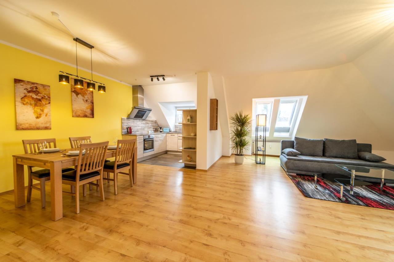 Moderne Dachgeschosswohnung - Parkplatz - Netflix Кобург Экстерьер фото